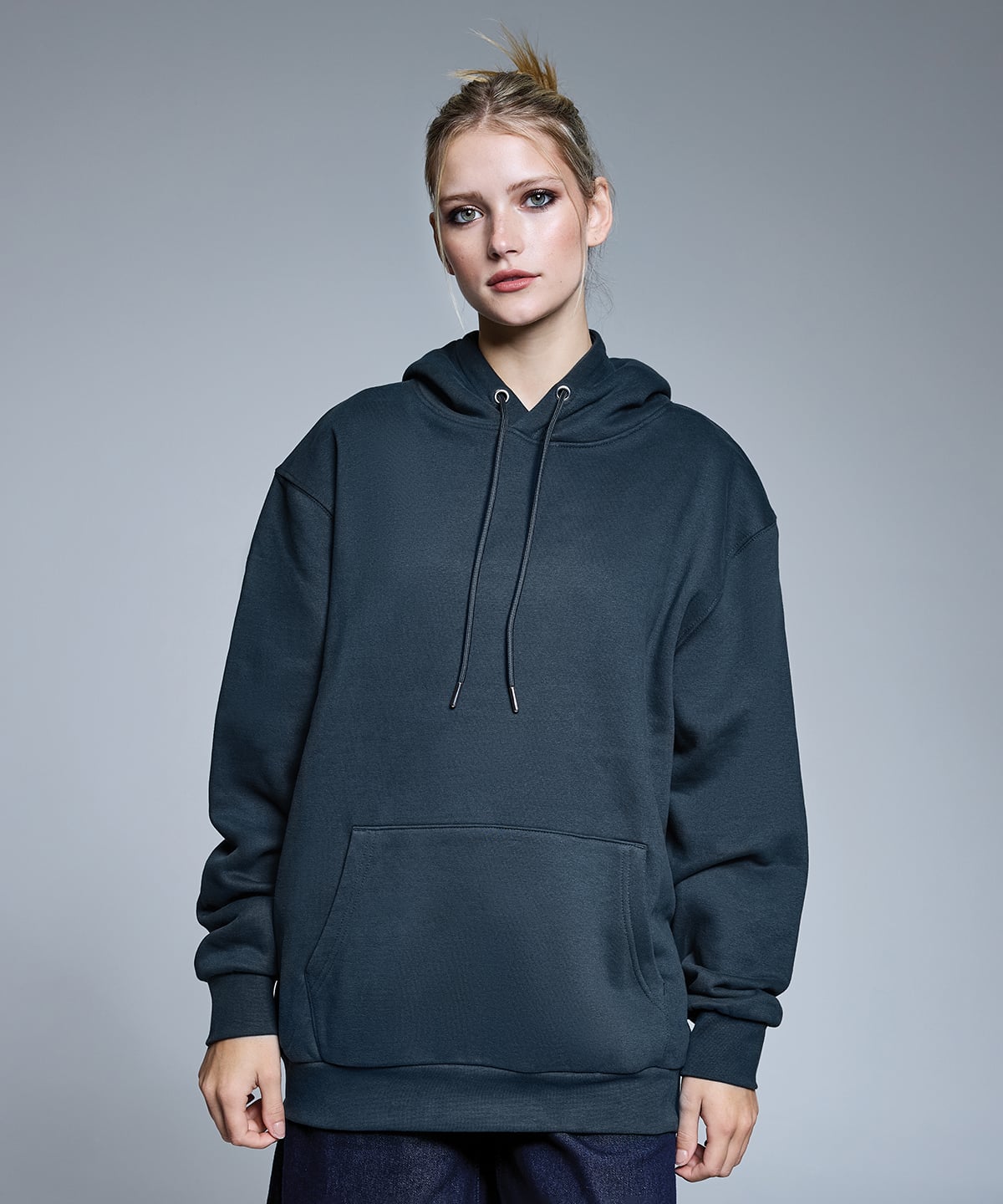 Anthem Studio Hoodie AM101 model photo 3