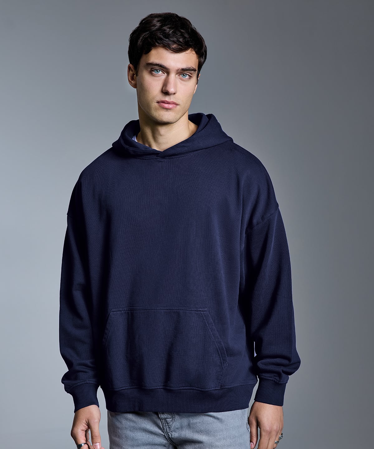 Anthem Heavy Bass Hoodie AM201 model photo 2